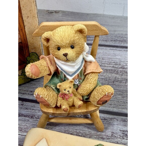 SOLD**Cherished Teddies We Bear Thanks 1996 Table & Family with Box - Picture 4 of 16